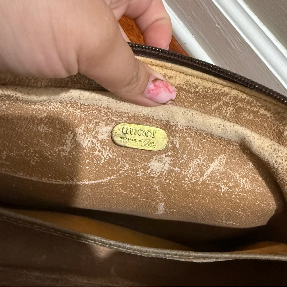 Gucci Plus Vintage Toiletry Bag - Picture 8 of 9